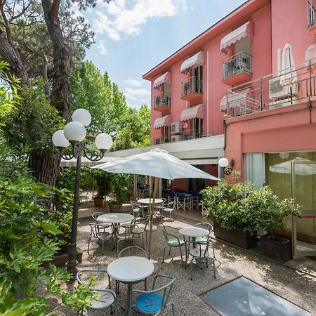 Hotel Villa Rosa Чезенатико Екстериор снимка