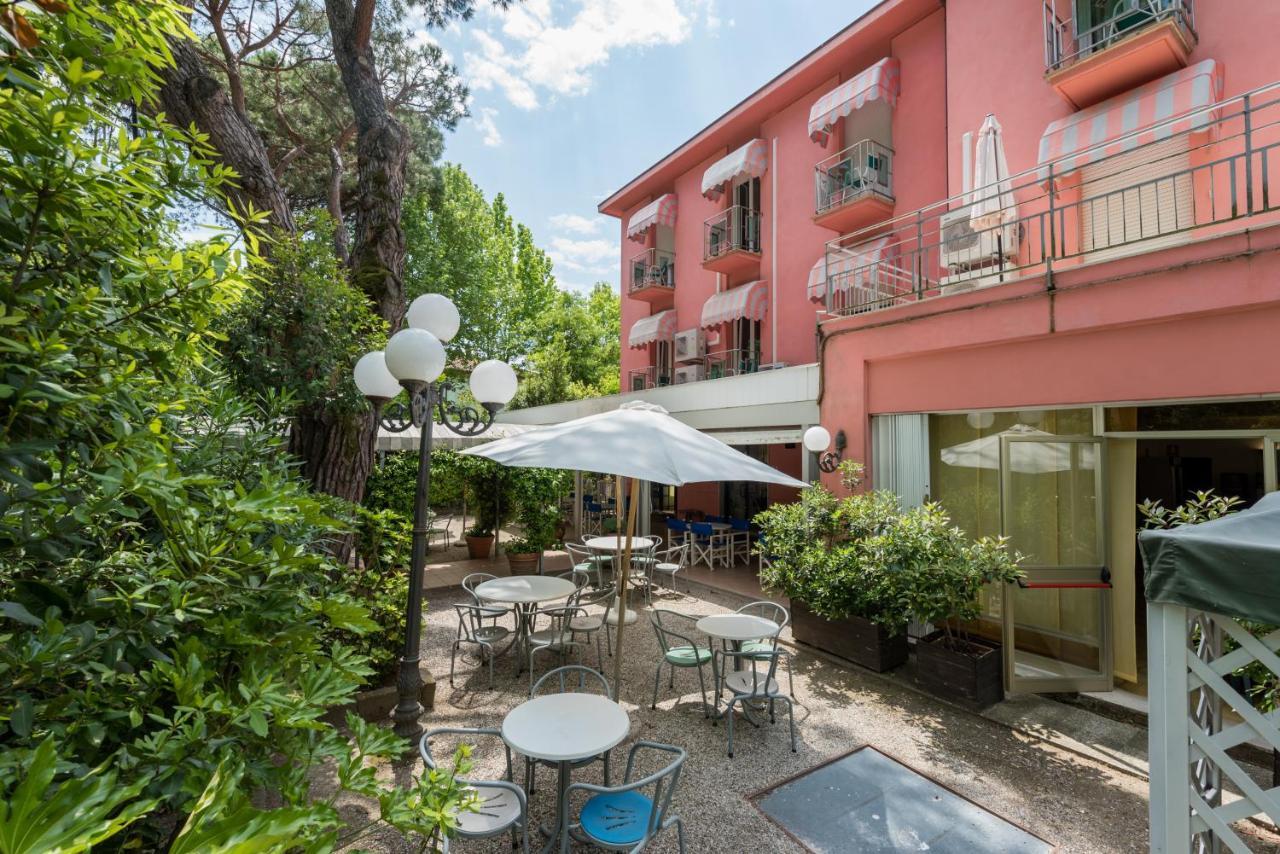 Hotel Villa Rosa Чезенатико Екстериор снимка