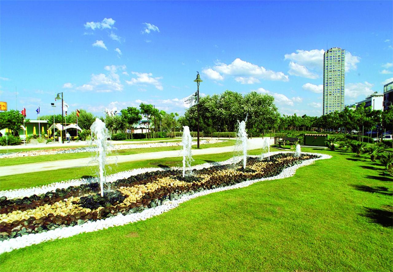 Hotel Villa Rosa Чезенатико Екстериор снимка