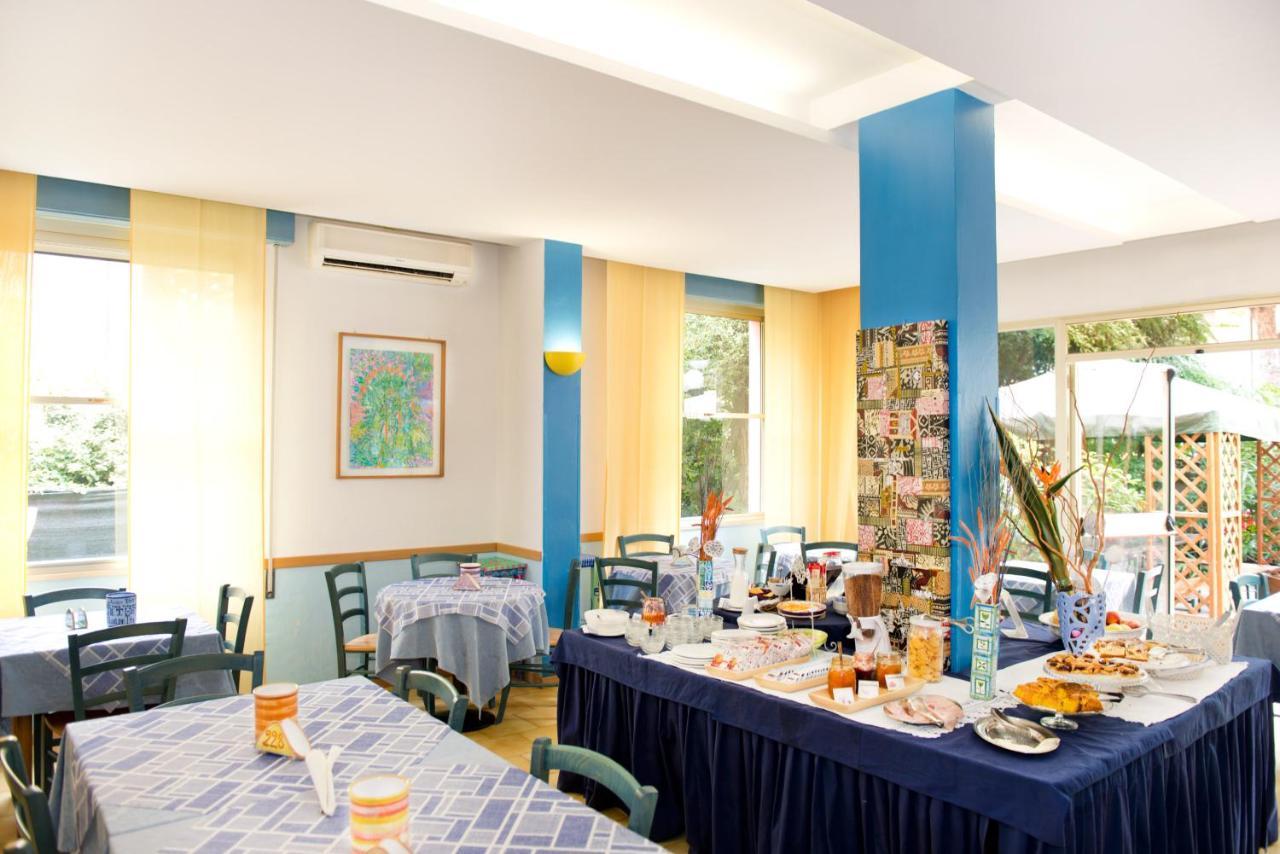 Hotel Villa Rosa Чезенатико Екстериор снимка
