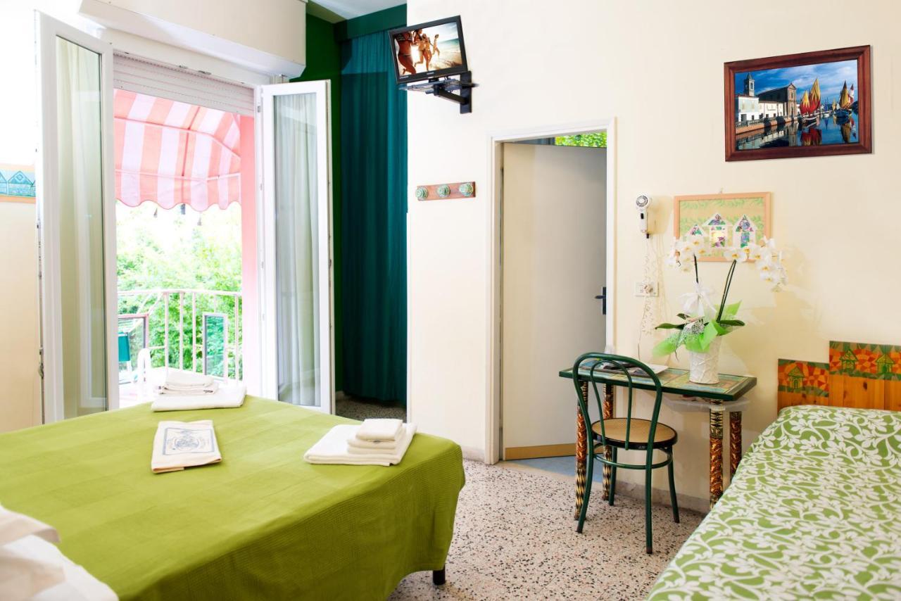 Hotel Villa Rosa Чезенатико Екстериор снимка